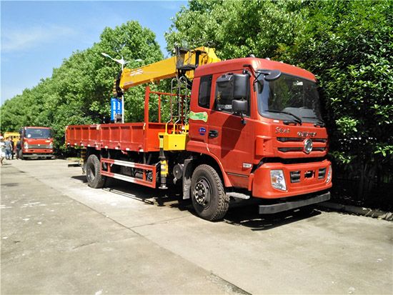 東風(fēng)特商5噸隨車(chē)吊 東風(fēng)特商5噸隨車(chē)吊